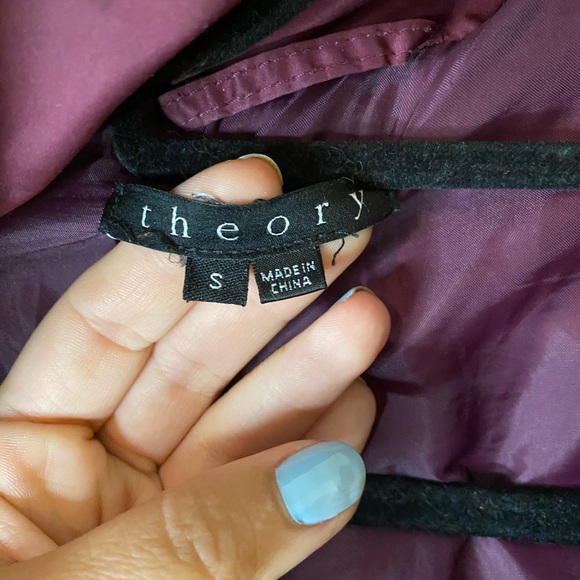 Theory Coat Size Small Cropped Puffer Purple - Picture 2 of 10
